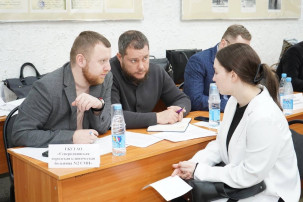 ГБУЗ АО "СГКБ №2 СМП" представили и.о. главного врача С.М. Молнар и начальник отдела кадров А.В. Дорофеев. ГБУЗ АО "СГКБ №2 СМП" представили и.о. главного врача С.М. Молнар и начальник отдела кадров А.В. Дорофеев.